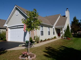 412 Carriage Ct, Oswego, IL 60543