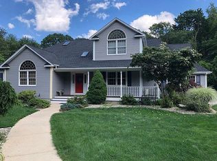 22 Regina Dr, Scituate, RI 02857