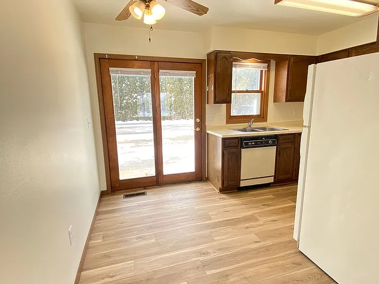 1785 Alexandra Ct — Photo 3