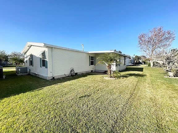 4th image of 479 Lake Cir