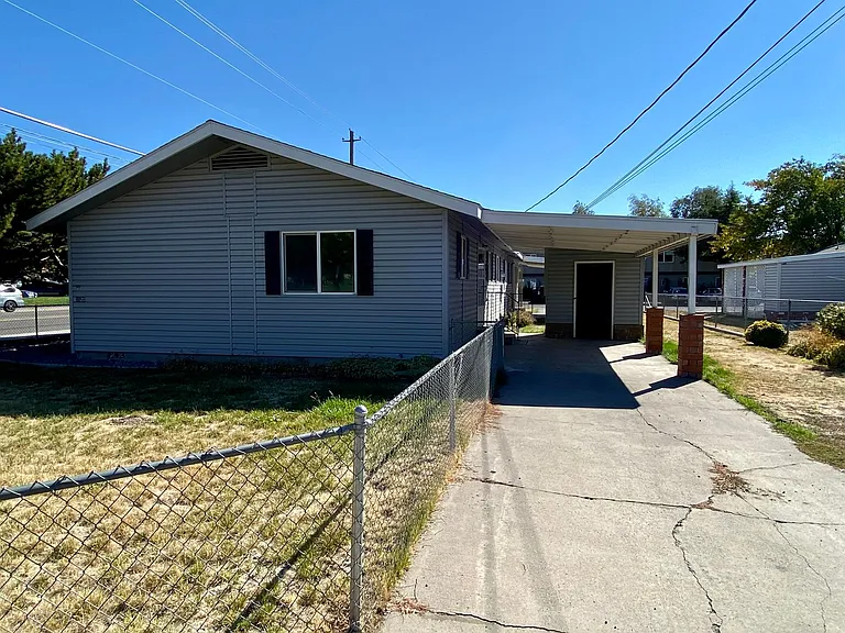 1520 Washburn Way — Photo 11