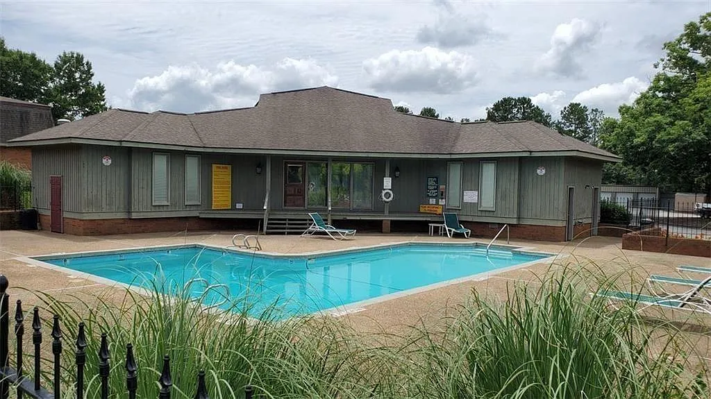 2 bed, 1024 sqft, $1,495 — Photo 3
