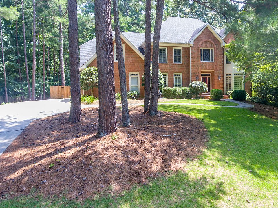 Big flat, fenced in yard.