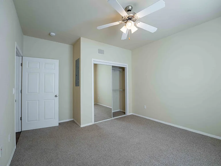 Coryell Courts Apartments — Photo 63