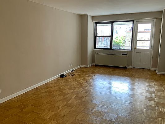5th image of 305 E 86th St #6LE