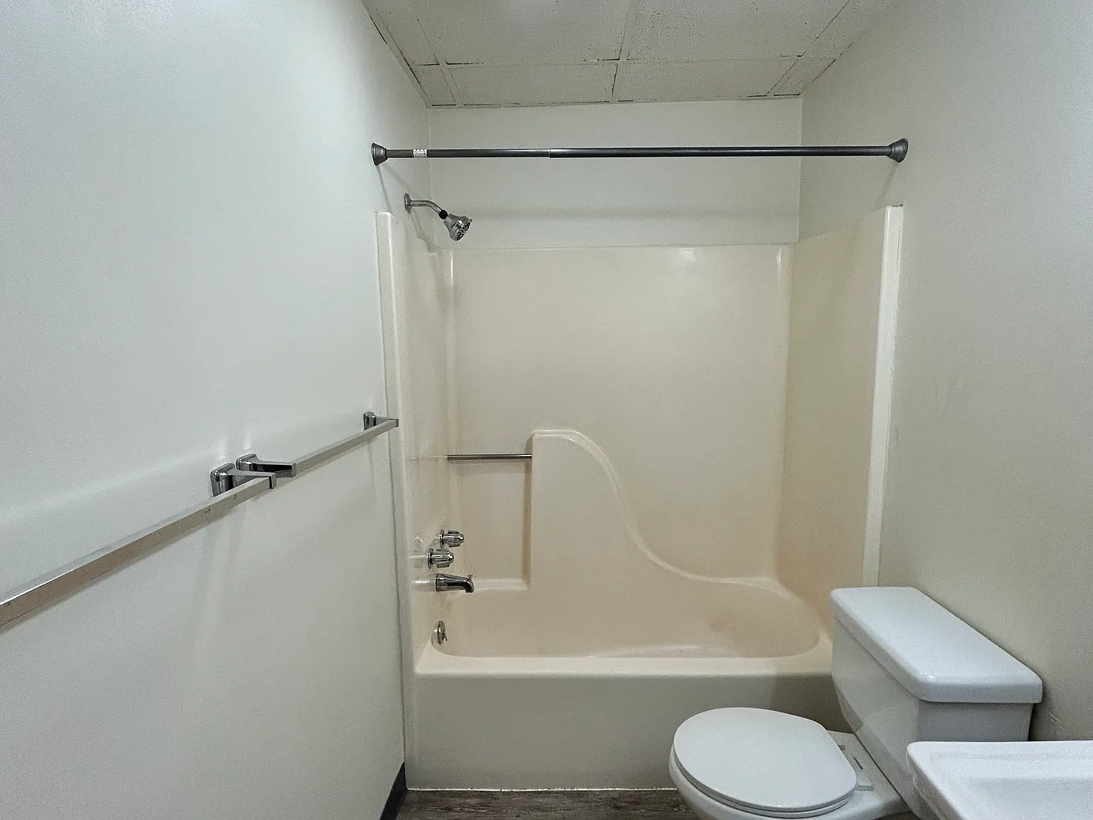 1 bed, $1,105 — Photo 4