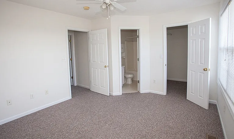 1334 Devon Ln — Photo 12