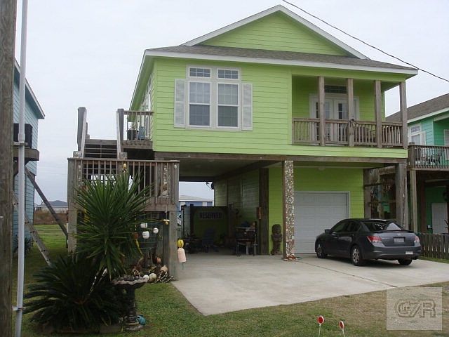 1st image of 967 Driftwood Dr