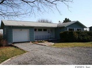 4740 Linda Dr, Syracuse, NY 13215