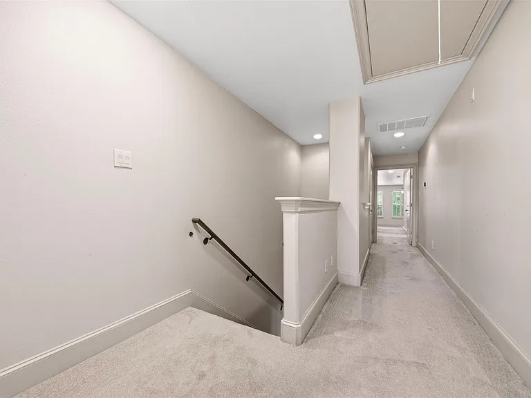 5929 Kansas St — Photo 15
