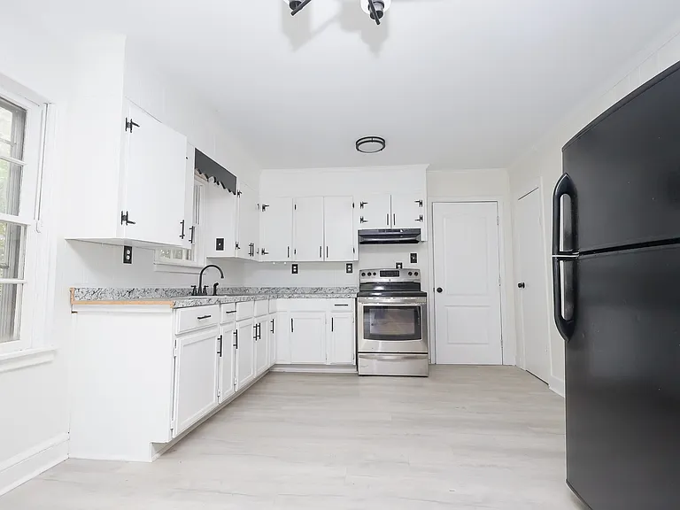 209 Calhoun St — Photo 9