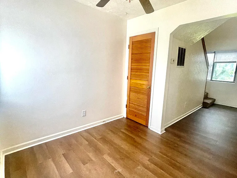 452 Larkwood Dr — Photo 3
