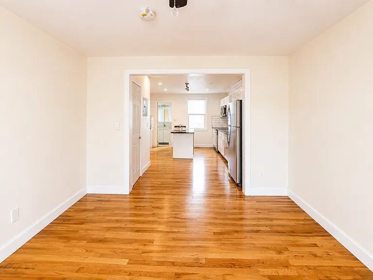 25-26 Hoyt Ave S #4 — Photo 8