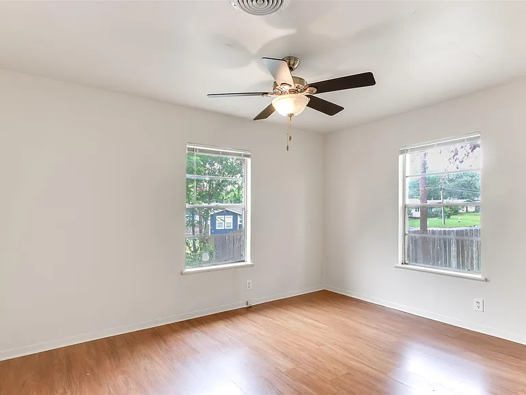 1800 Rhodes Rd — Photo 7