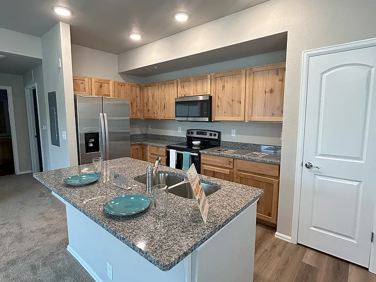 Pelican Bluff Apartments — Photo 27