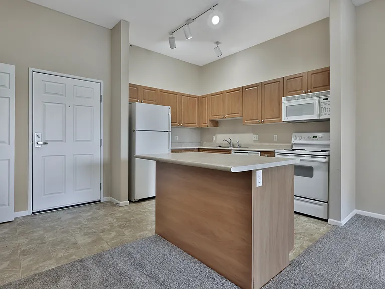 Graham Place Senior — Photo 14