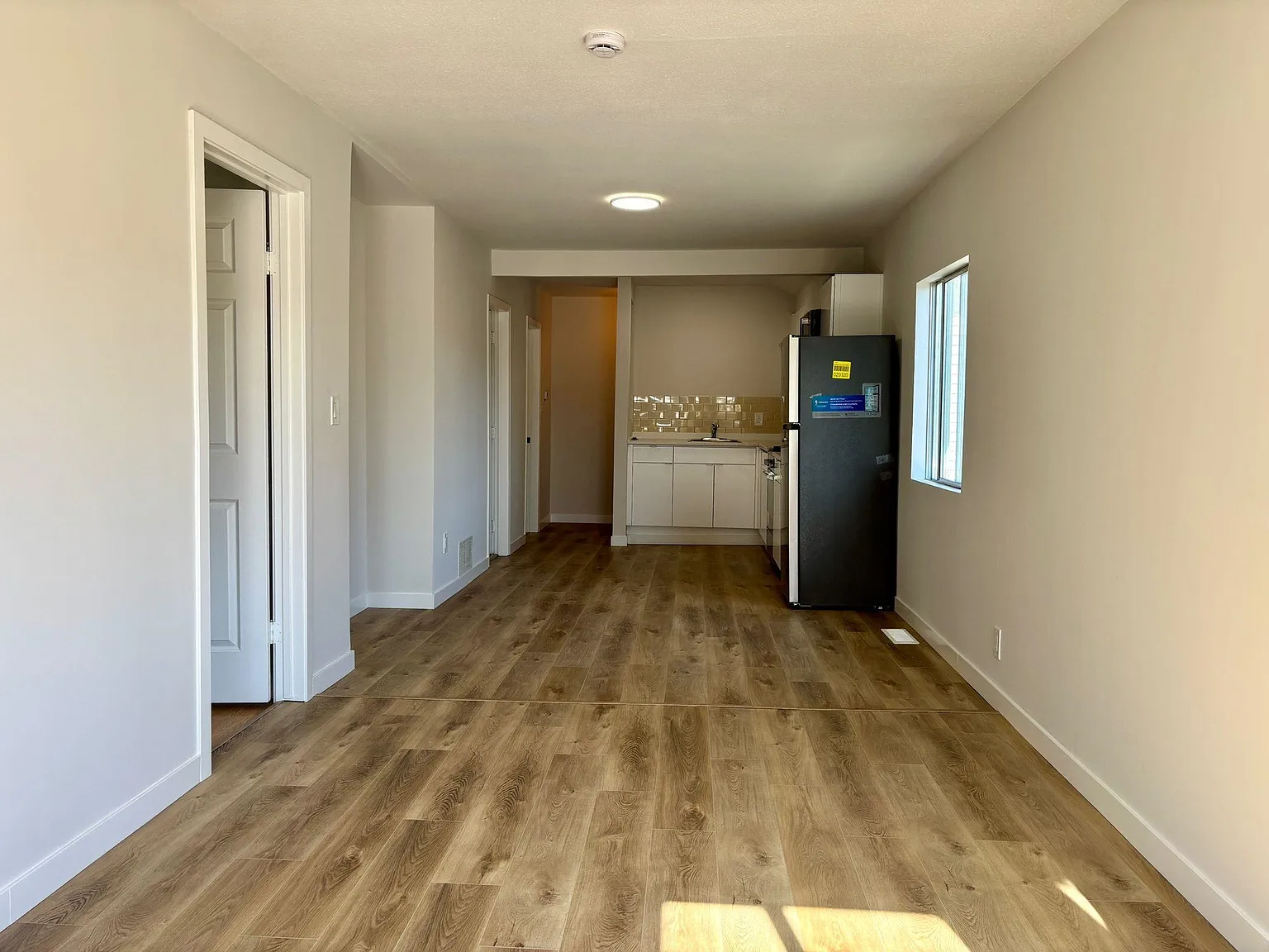 2 bed, 750 sqft, $2,100 — Photo 3