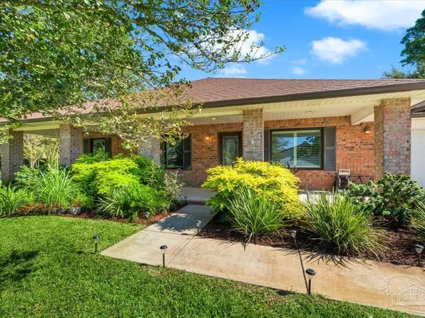980 Grand Canal St, Gulf Breeze, FL 32563