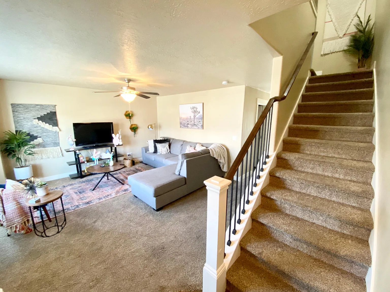 939 Independence Ave — Photo 4