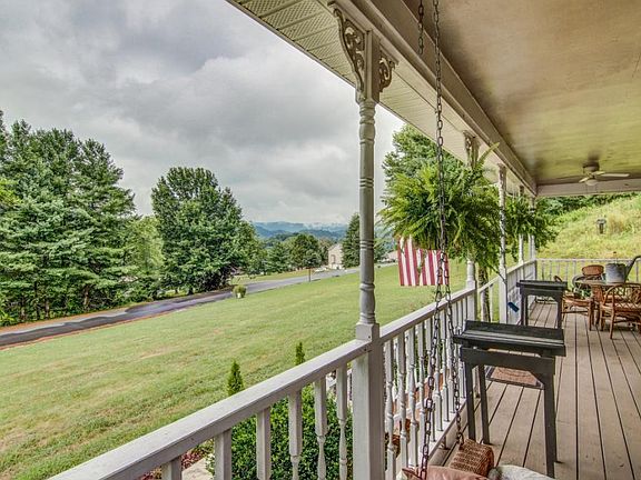 5th image of 816 S Sherbrooke Cir