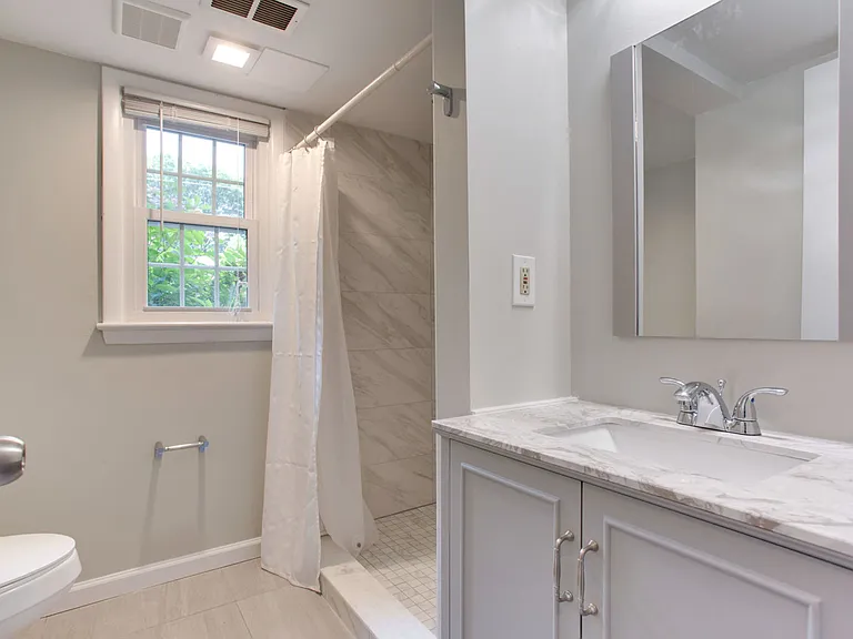 9112 Santayana Dr — Photo 25