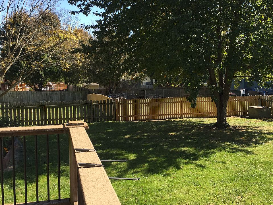 2nd image of 233 SE Bristol Dr