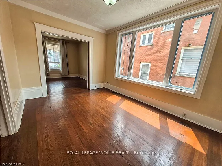 408 Wellington St N #2 — Photo 5