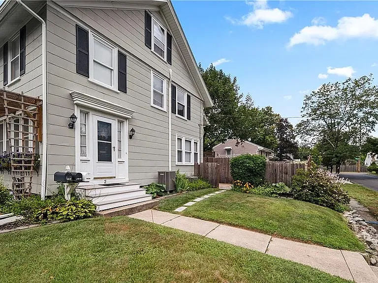 2 Brook St #2 — Photo 2