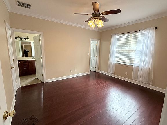 4th image of 529 Forest Green Dr