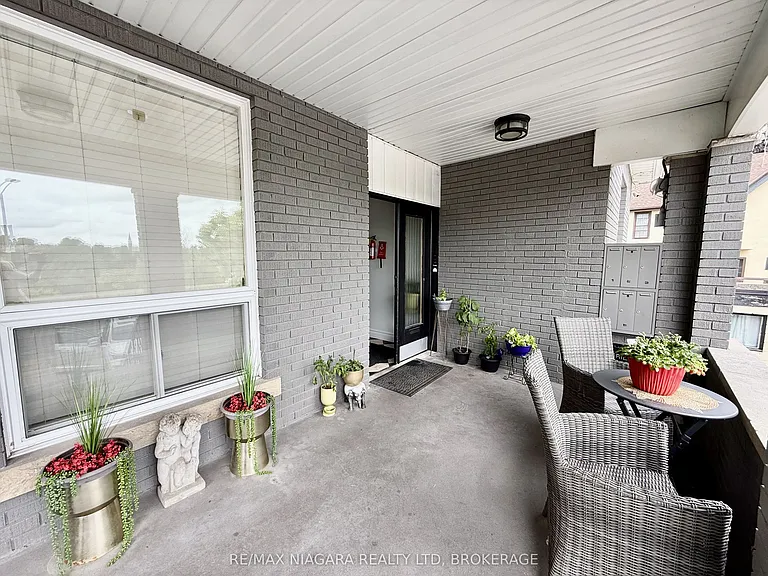 4691 River Rd #6 — Photo 2