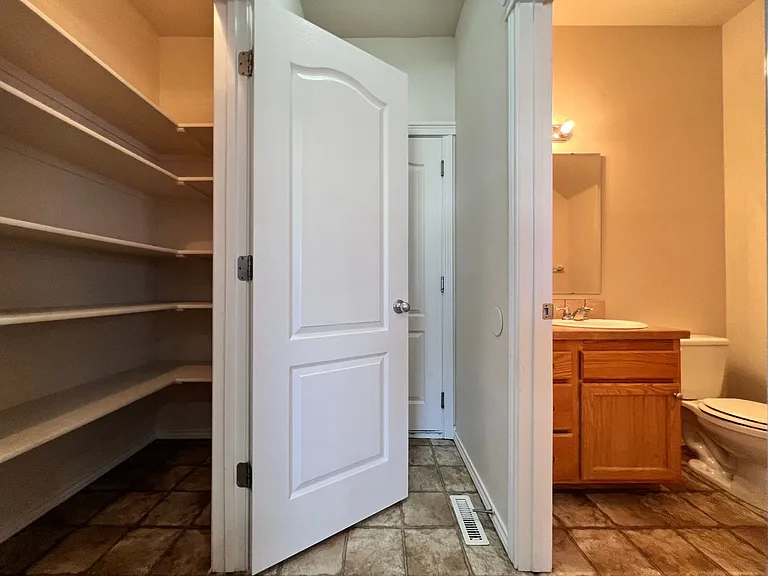 5193 N Toscana Ave — Photo 9