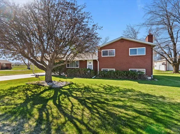 2495 W 2550 S, West Haven, UT 84401