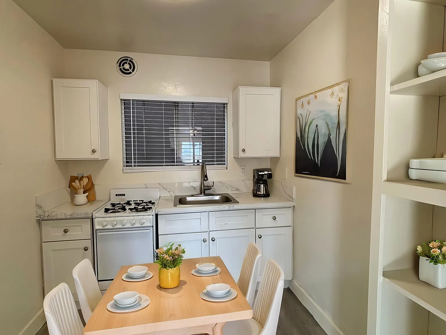Studio, $1,595 — Photo 4