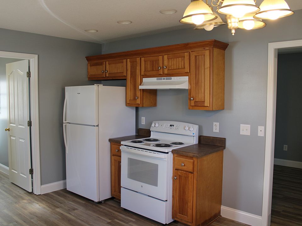 New stove and fridge