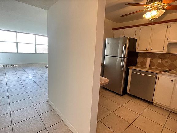 2nd image of 1200 NE Miami Gardens Dr APT 405W