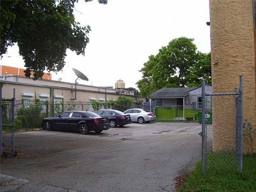 2nd image of 100 NE 84th St #200