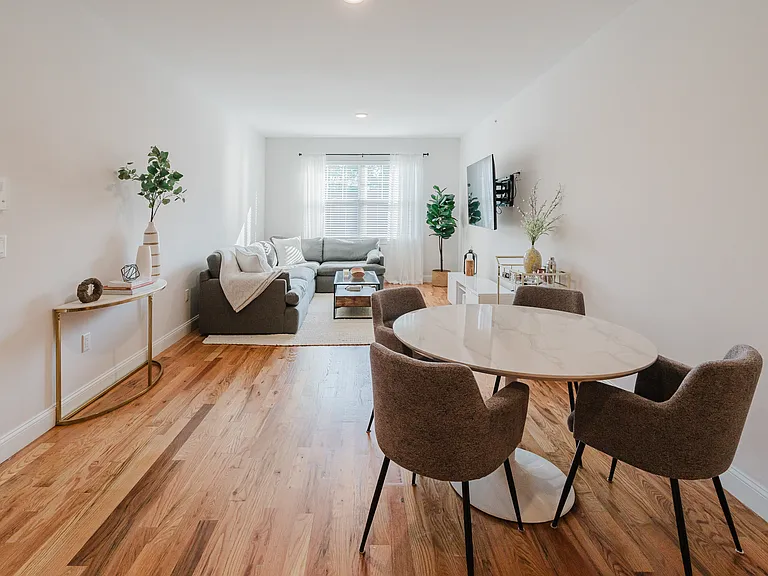 599 Franklin Ave #7 — Photo 8