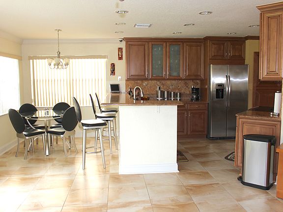 Eat In Kitchen
