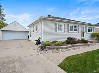 6233 N Evangeline St, Dearborn Heights, MI 48127