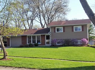 21W155 Canary Rd, Lombard, IL 60148