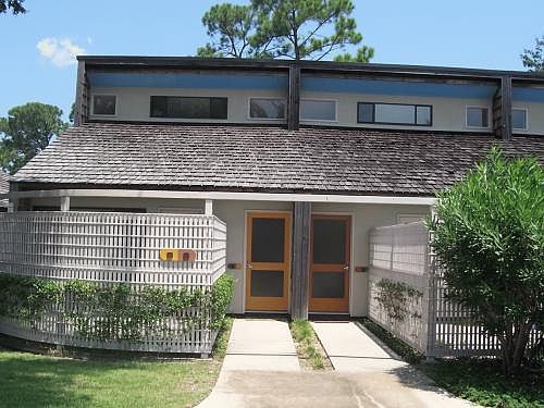 1st image of 828 Oakleigh Ave