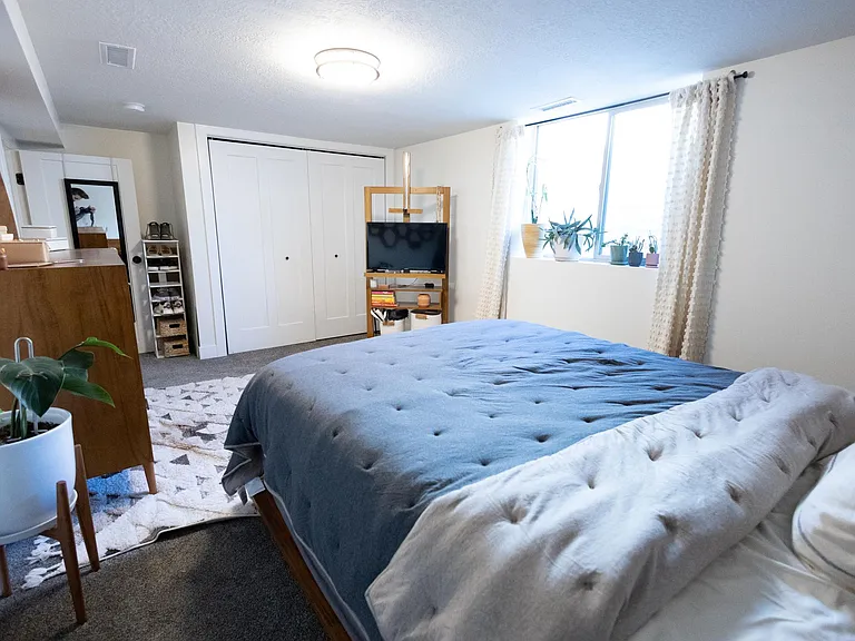 E Delia Dr — Photo 11