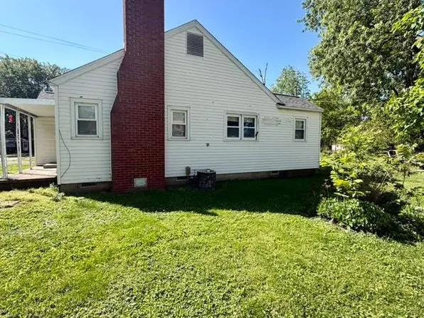 406 Rice St, Carmi, IL 62821