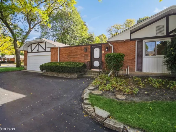 1 Windemere On Duxbury St, Rolling Meadows, IL 60008