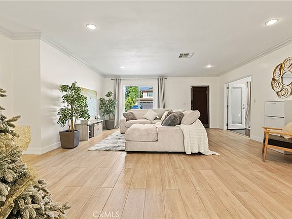 4th image of 218 E Haven Ave