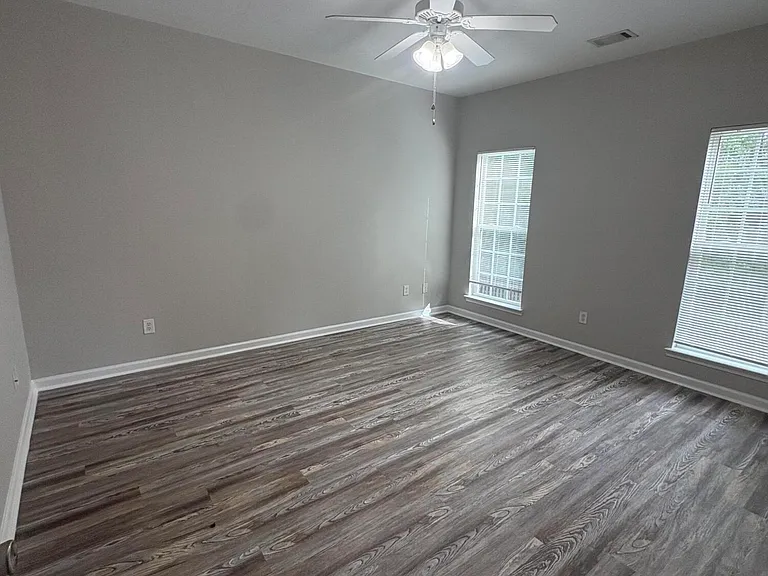 2021 Dundee Way — Photo 8