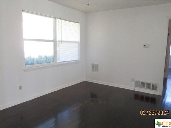 3rd image of 2206 Davis Dr