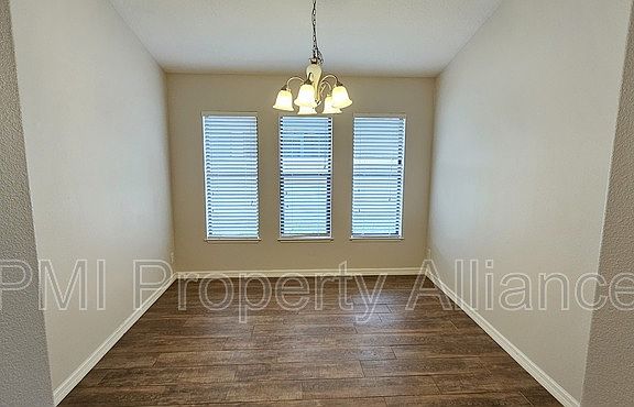 5th image of 3711 Briar Run Dr