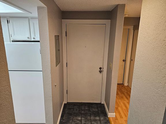 3rd image of 2517 NE 4th St APT 514