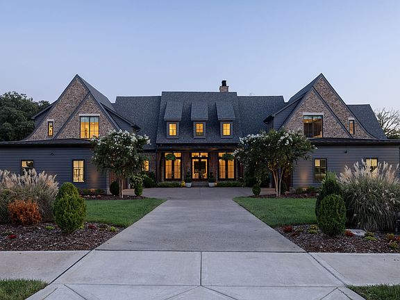 4th image of 9289 Fordham Dr